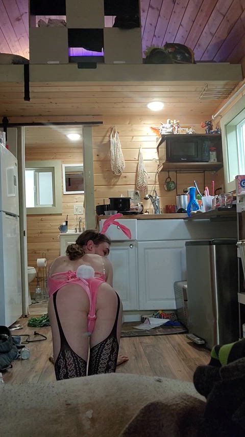 Wyd if you walk in on your roomate like this gooner? : video clip