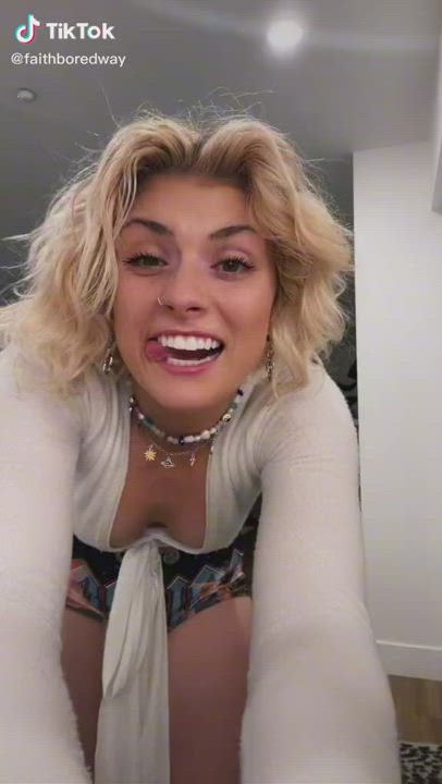 Faith gets me fucking throbbing : video clip