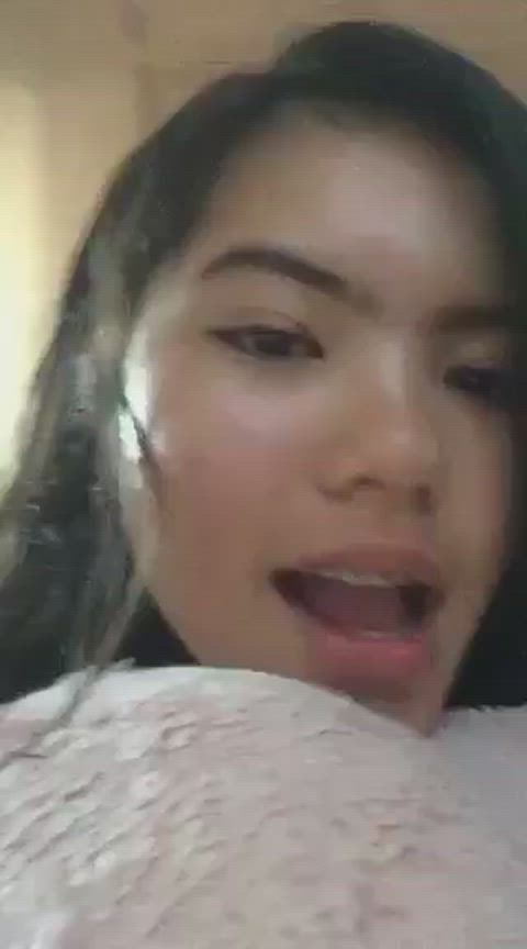Gooning for mommy’s : video clip
