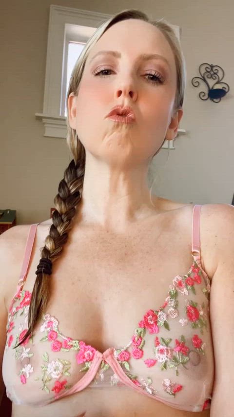 Sending nudies to everyone that likes #Step : video clip