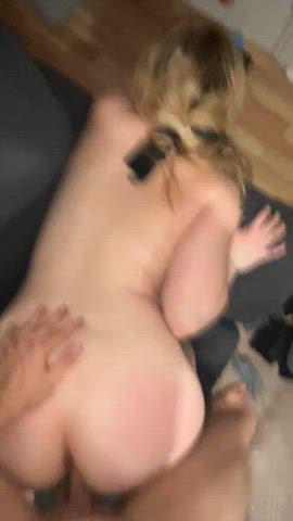 Raw pounding : video clip