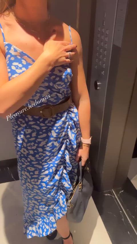 Coming up to your floor : video clip