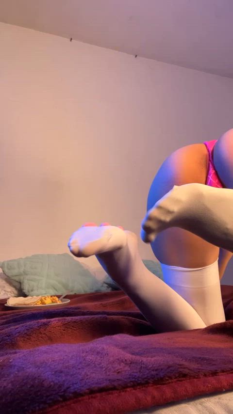 Would I be more adorable sitting on your face or on your dick ;) : video clip