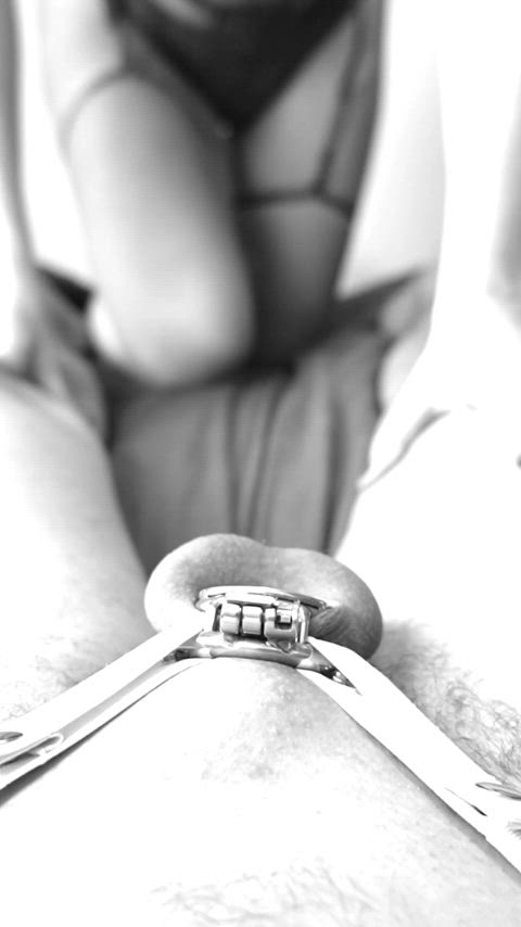 After a year in Chastity the Handjob is really intense 🔐 : video clip