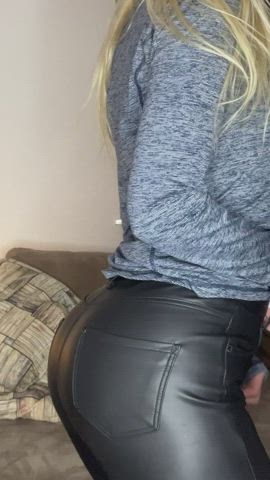 Those leatherpants were just too tight - had to take them off.. enjoy the view : video clip