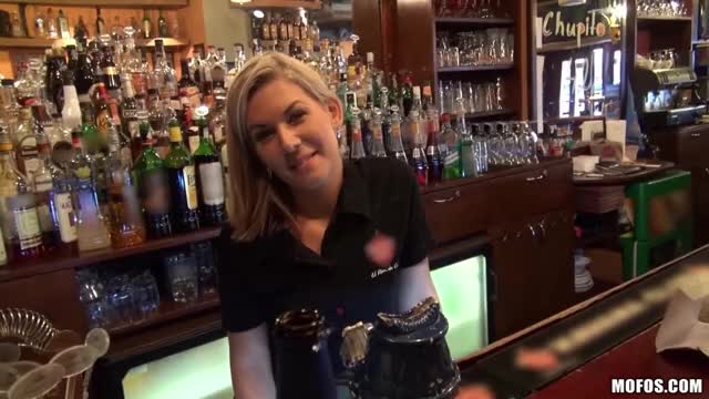 Barmaid Fucks For Cash : video clip