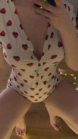 Do you like strawberries? : video clip
