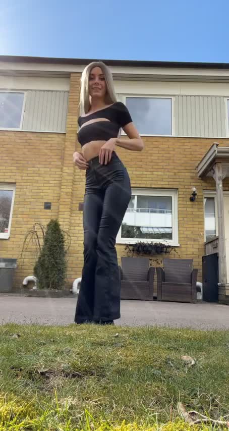 Hide your boyfriends i'm heading out 😋 [gif] : video clip