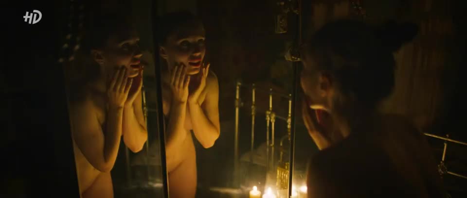Veronika Moxireva naked and dancing seductively [from Topi] : video clip
