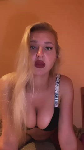 bet you never seen ukrainian tits as big as mine.. : video clip