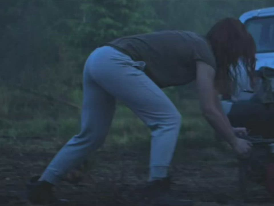 Would love to give Scarlett Johansson a rough dirty fucking outdoors in this scene : video clip