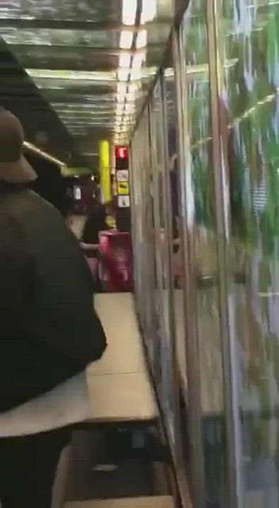 Fucking in the Subway Station : video clip