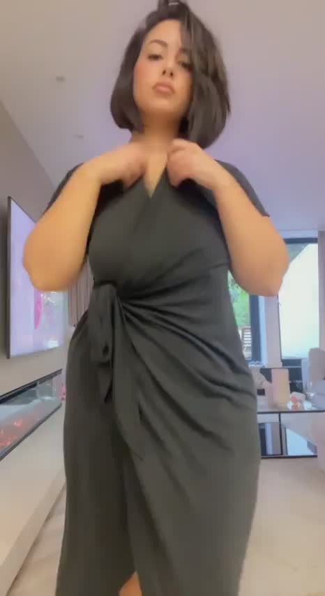 Are curvy mom bods also appreciated here? : video clip