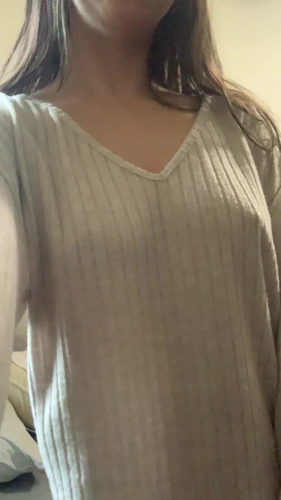 cozy fit... elite boobs! 👀 : video clip