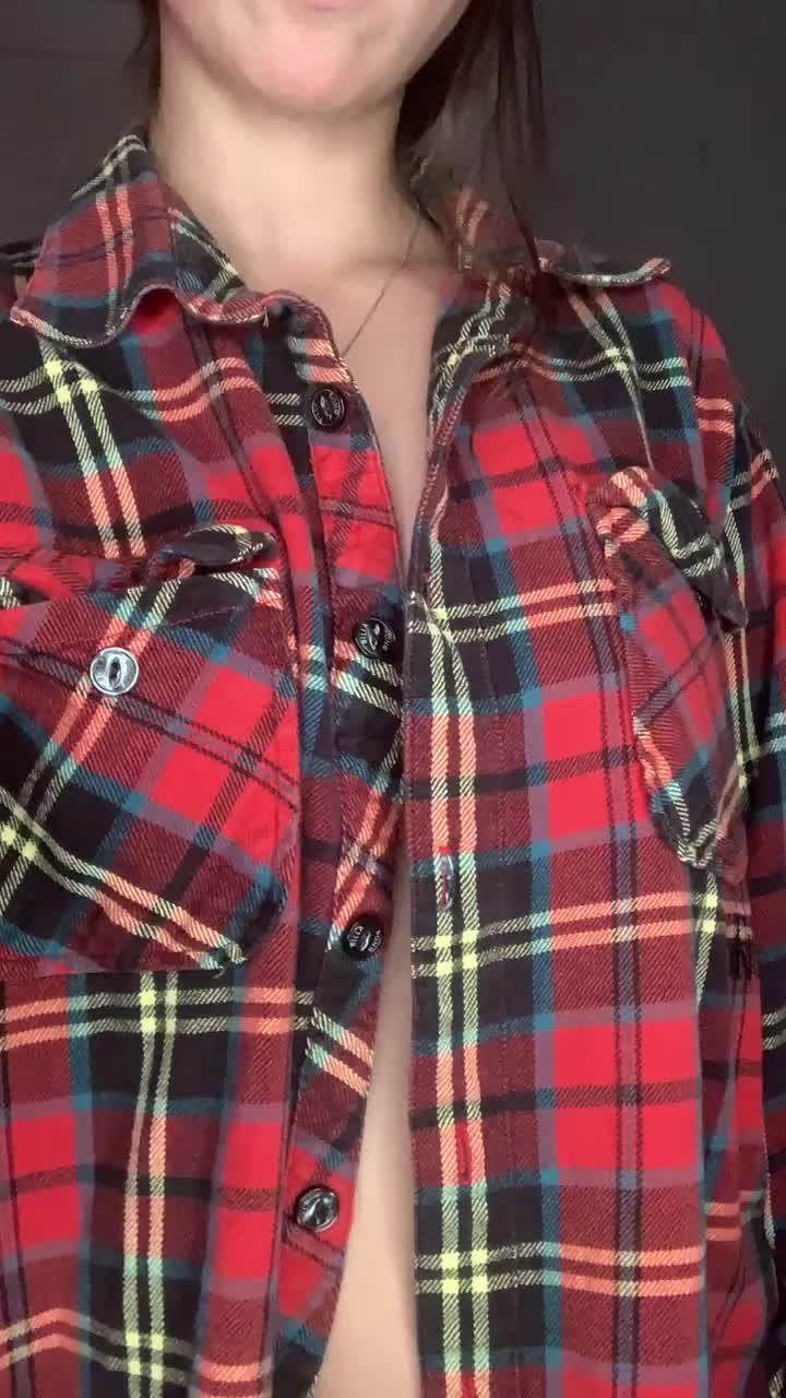 Your favorite lumberjack 😅 : video clip