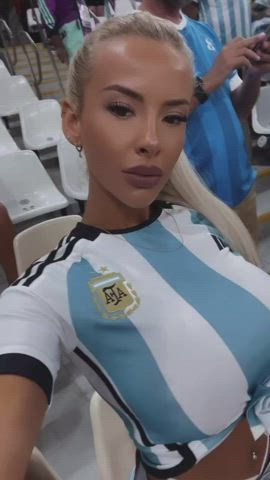 Big tits and a flat stomach at the world cup : video clip