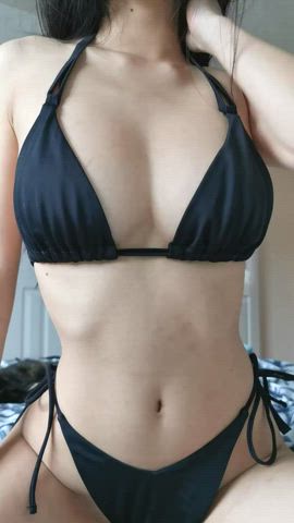 4'11, 90lbs, British-Chinese - do you like my black bikini? : video clip