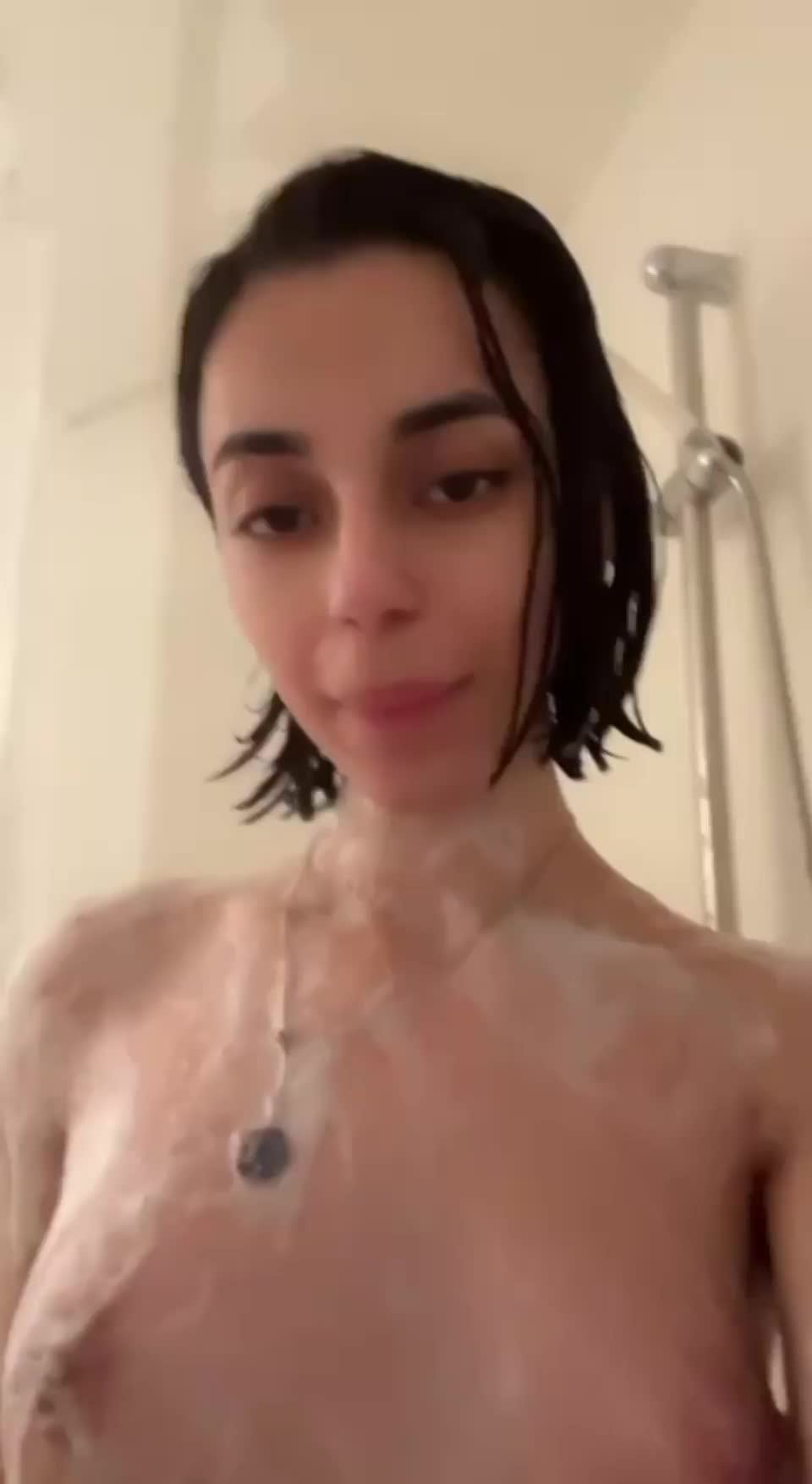 Do you want to help me wash my body? : video clip