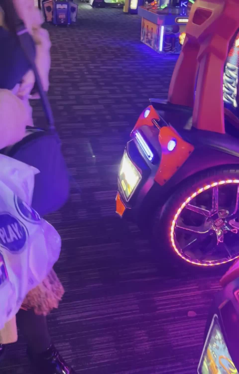 Jackpot: Titty reveal! : video clip