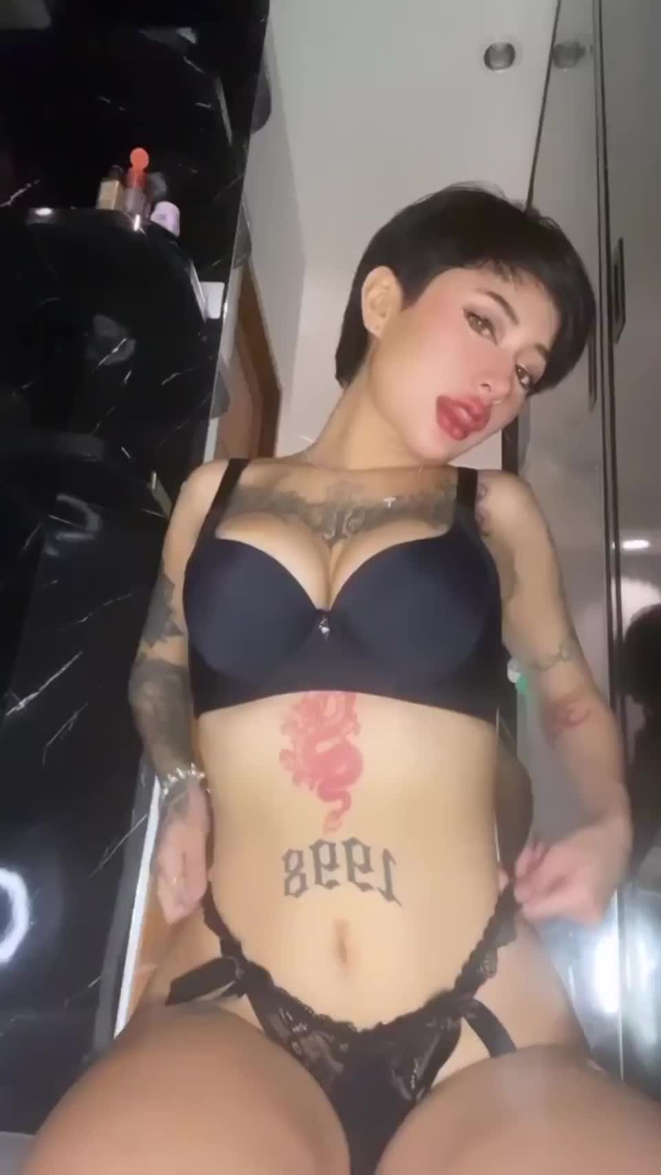 Yes I’m a bit cold but it won’t stop me : video clip