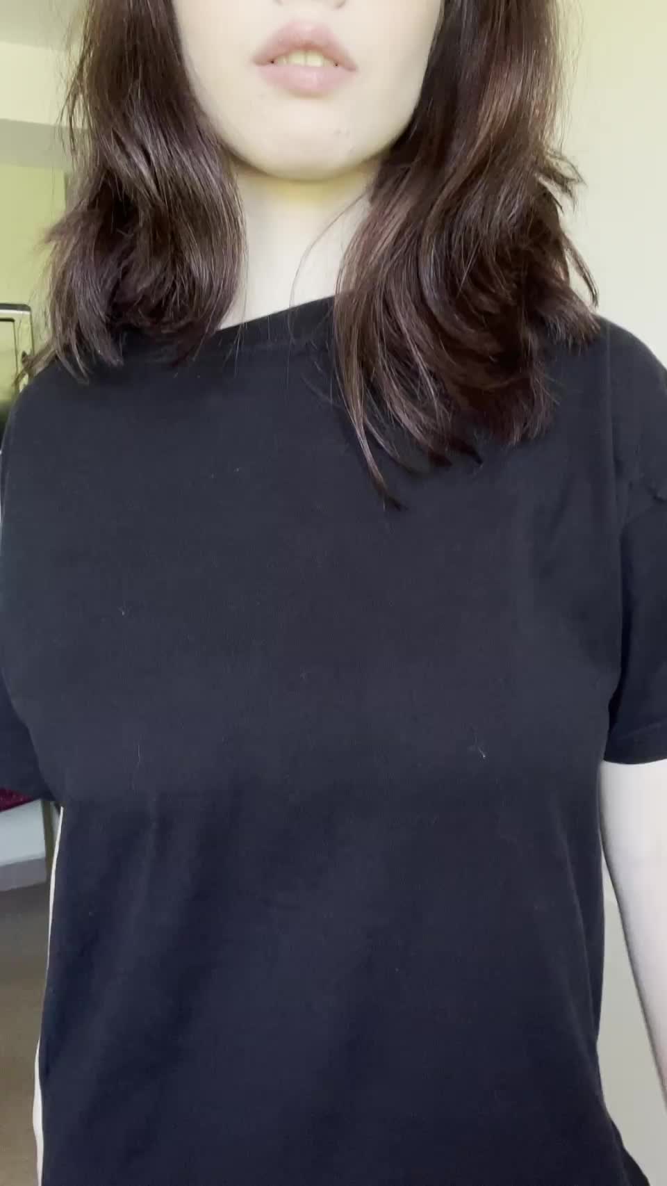 Breed me or cum on my pale boobs? : video clip