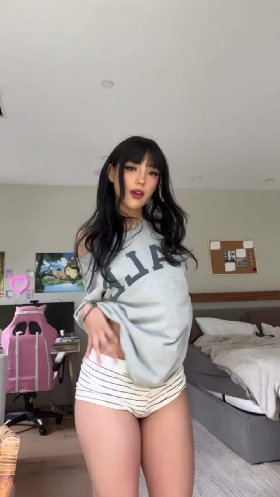 In case you wanted to see my ass : video clip