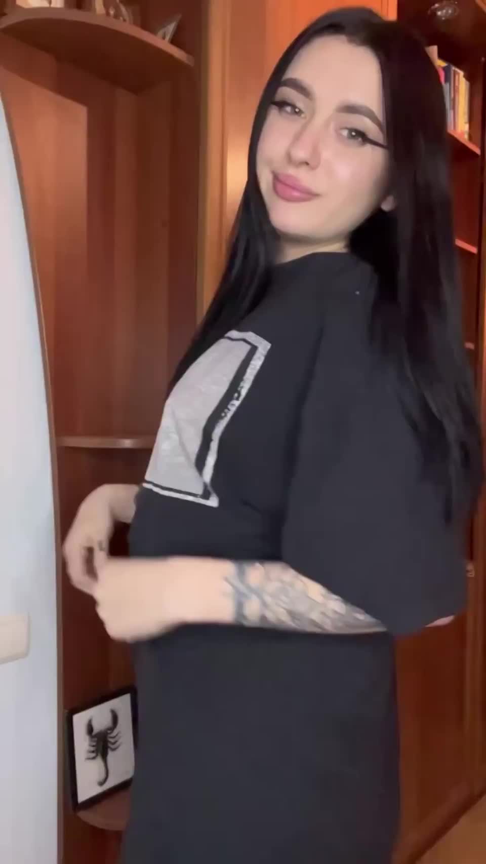 smash or pass my tiny pussy : video clip
