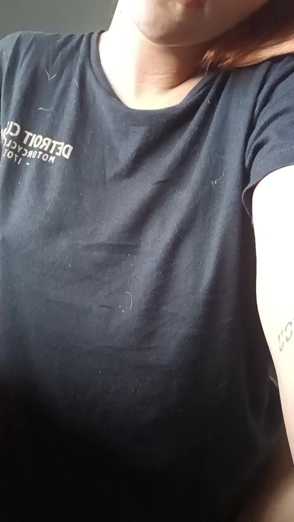 Say anything about my tits : video clip