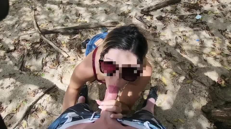 This teachers mouth is a great cum catcher : video clip