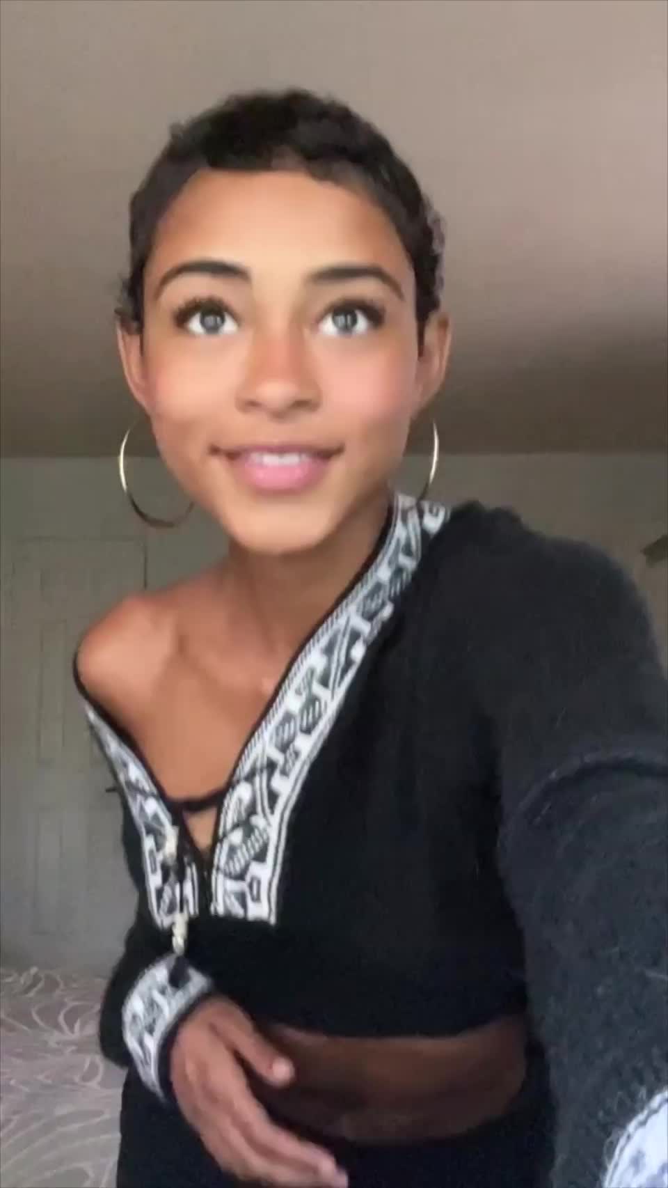 Track athlete Aleeya : video clip