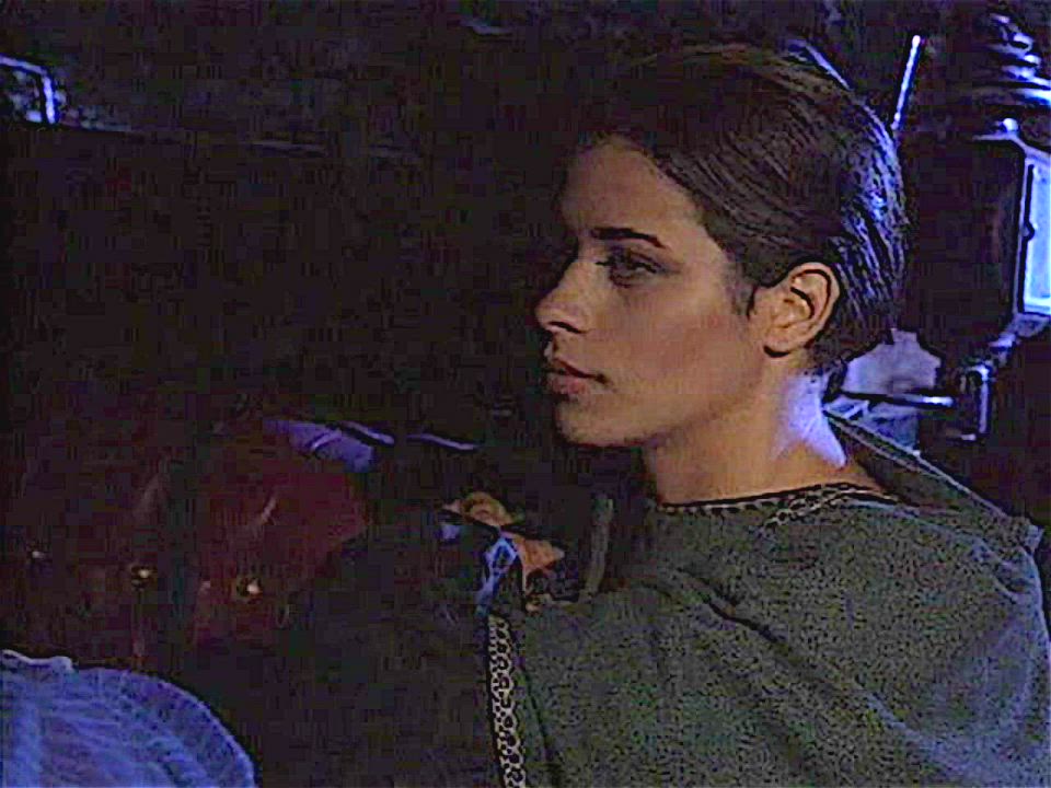 Valentina Velasquez, Dracula (1994) - 50fps, upscaled, brightened : video clip