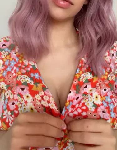Do big boobs make you hard? : video clip
