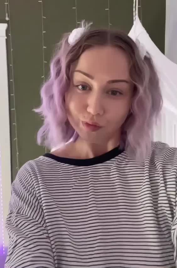 Would you rather cum on my face or my tits? 💜 : video clip