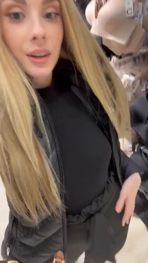 For those wondering why we girls take so long when we go shopping 😅💕 [gif] : video clip
