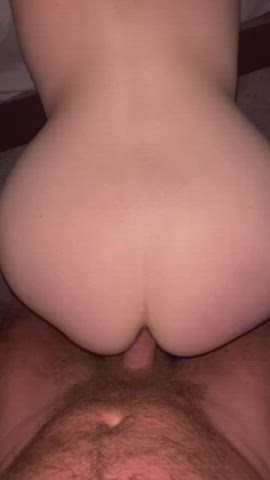 Rubbing hubby’s load all over my pussy : video clip