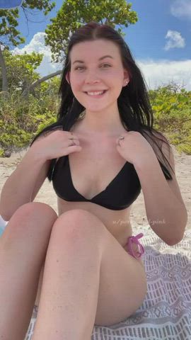 I was hoping this cute guy down the beach would see me flashing! [gif] : video clip