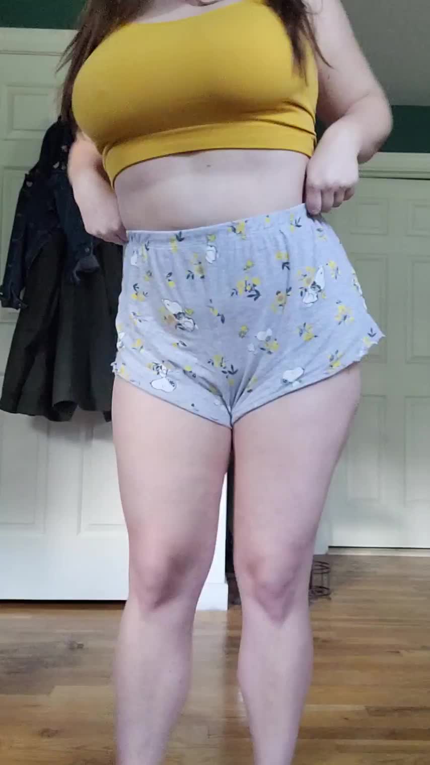 Dancing for daddy in my pjs😉 : video clip