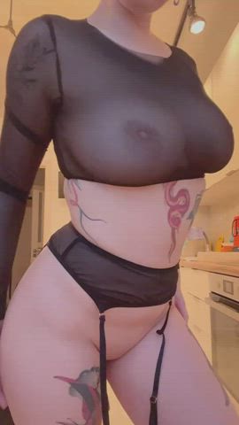 Do you like this curves? : video clip