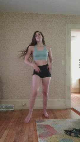 Hottie happy to dance topless! : video clip