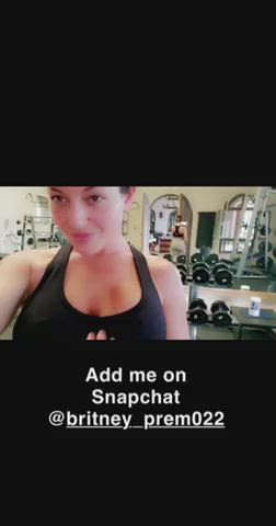 I just drop my titts at Gym and my trainer was seeing me and mastrubating himself : video clip