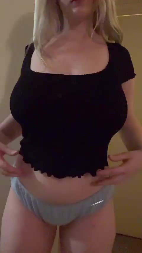 Hope my tits make you hard : video clip