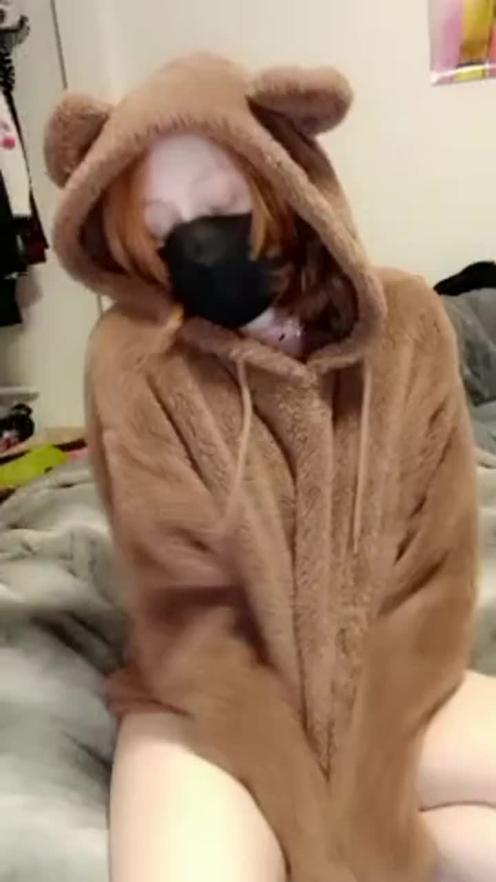 This bear needs a little honey 🍯 Would glisten on my snowy skin :) : video clip
