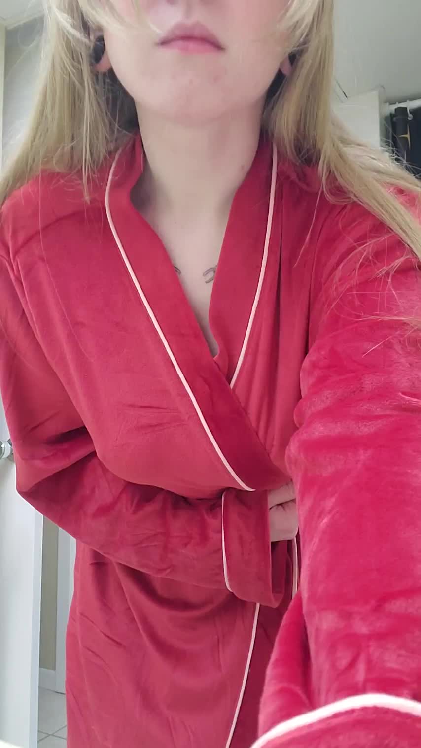 wearing a robe to give you easy access to what's yours ♡ : video clip