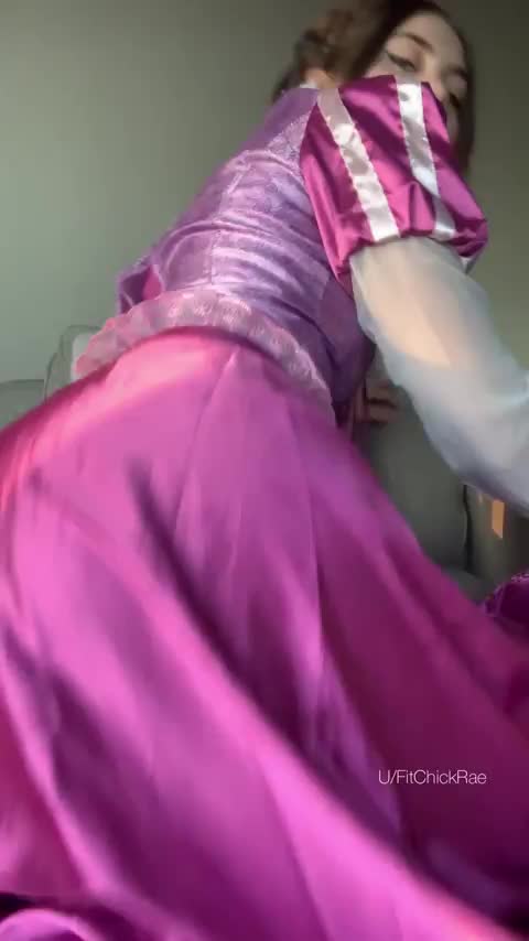 Rapunzel wants her ass eaten : video clip
