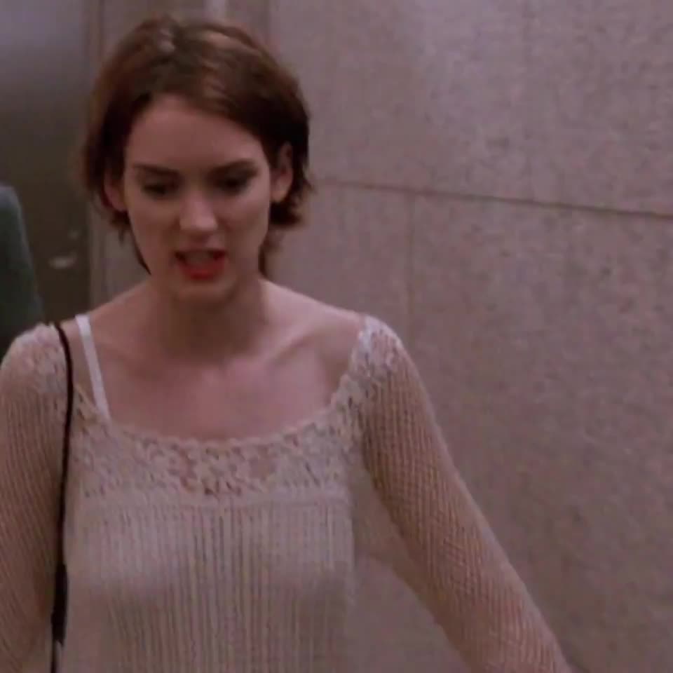 Winona Ryder's 23 year old tits bouncing around : video clip