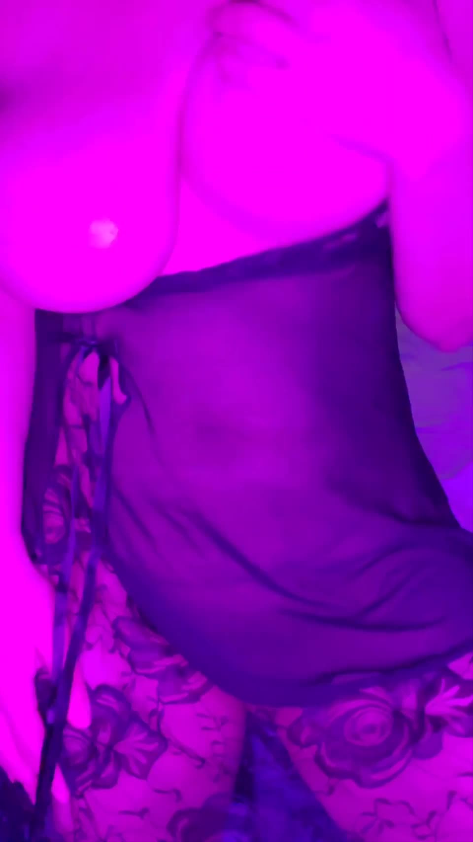 Getting silly now : video clip