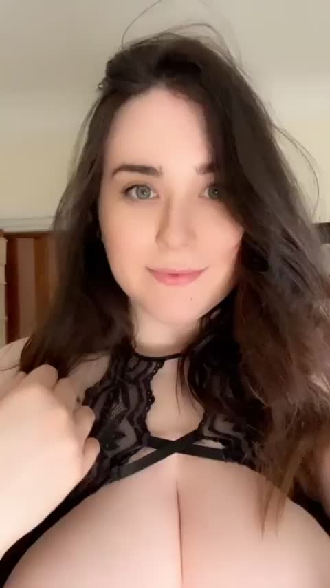 I post my boobs and face here a lot…. My ass was starting to get jealous 🤭 : video clip