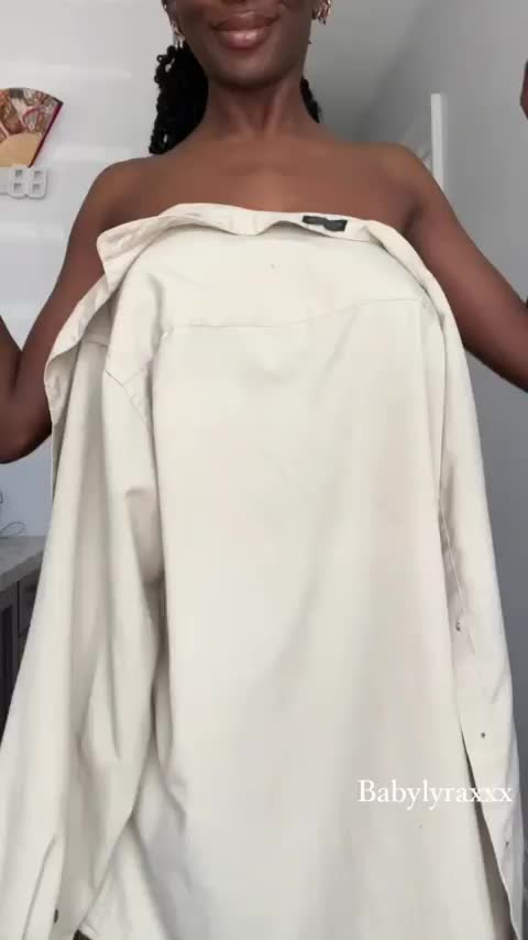 Letting my titties do all the work! : video clip