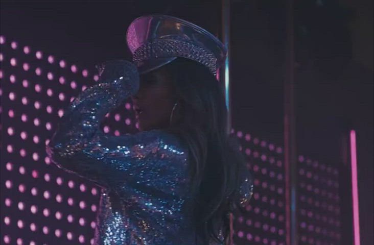Jennifer Lopez Bending Over : video clip