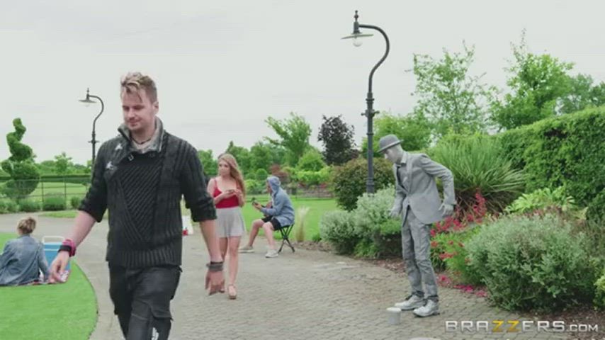 Creepy Human Statue Robot Guy : video clip